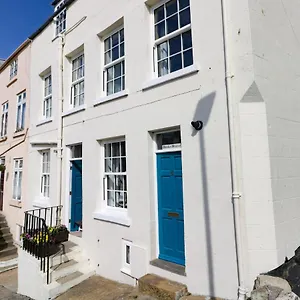 https://hooks-house.yorkshirehotels.net